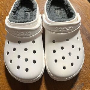 CROCS White Fleece-Lined slip on’s NWOT